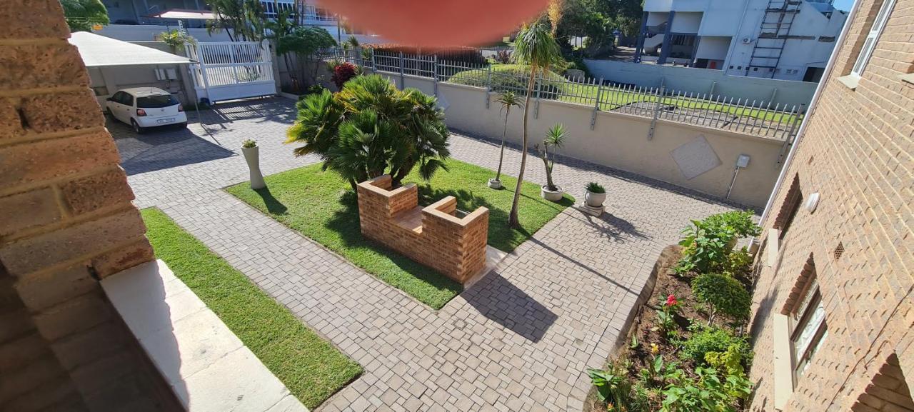 Appartement Aride 4 Awesome View Of Uvongo Main Swimming Beach From Communal Braai Area à Margate Extérieur photo